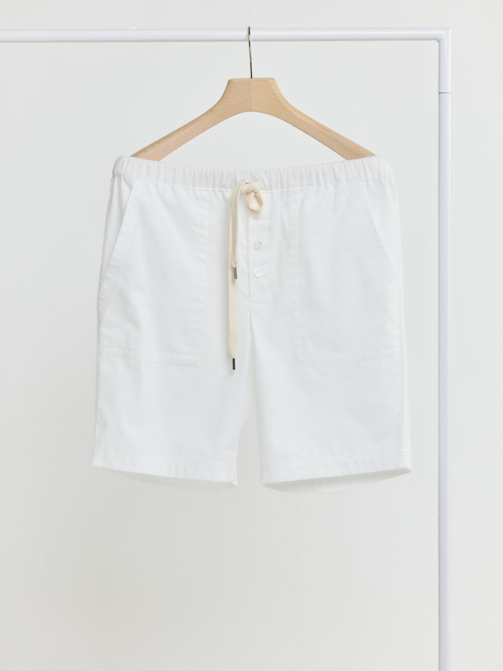 <b>OLIVER</b> short