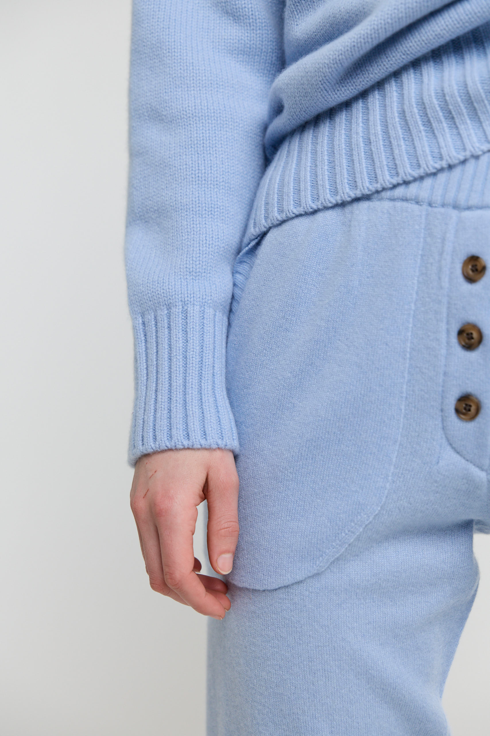 BRAVE pull KNIT light blue 2
